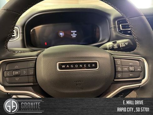 Used 2023 Jeep Wagoneer Base w/ Convenience Group I image 31