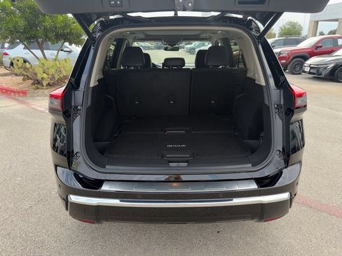 Used 2025 Nissan Rogue Platinum w/ Platinum Premium Package FWD image 28