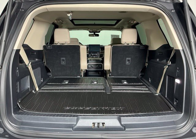 Used 2022 Ford Expedition Limited RWD image 23