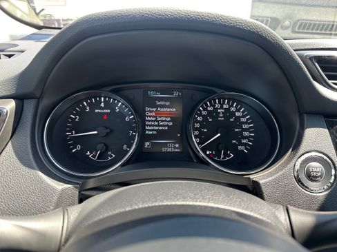 Used 2017 Nissan Rogue SL AWD/4WD image 17