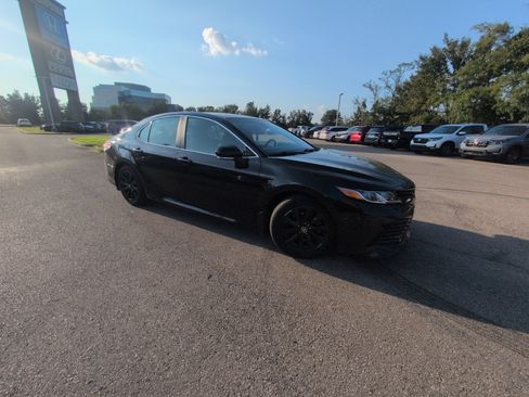 Used 2020 Toyota Camry LE w/ Convenience Package FWD image 17