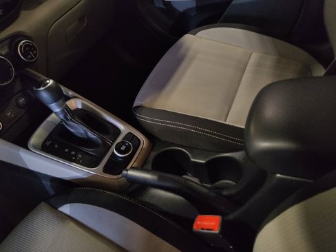 Used 2020 Hyundai Venue SEL FWD image 26