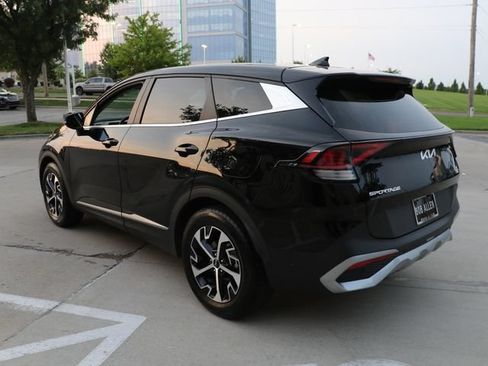 Used 2023 Kia Sportage EX FWD image 5