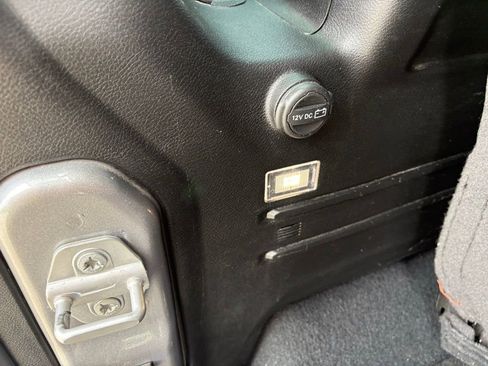 Used 2020 Jeep Wrangler Sport AWD/4WD image 38