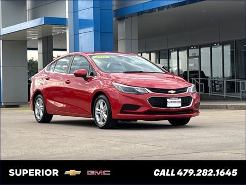 Used 2018 Chevrolet Cruze LT w/ Convenience Package FWD image 1