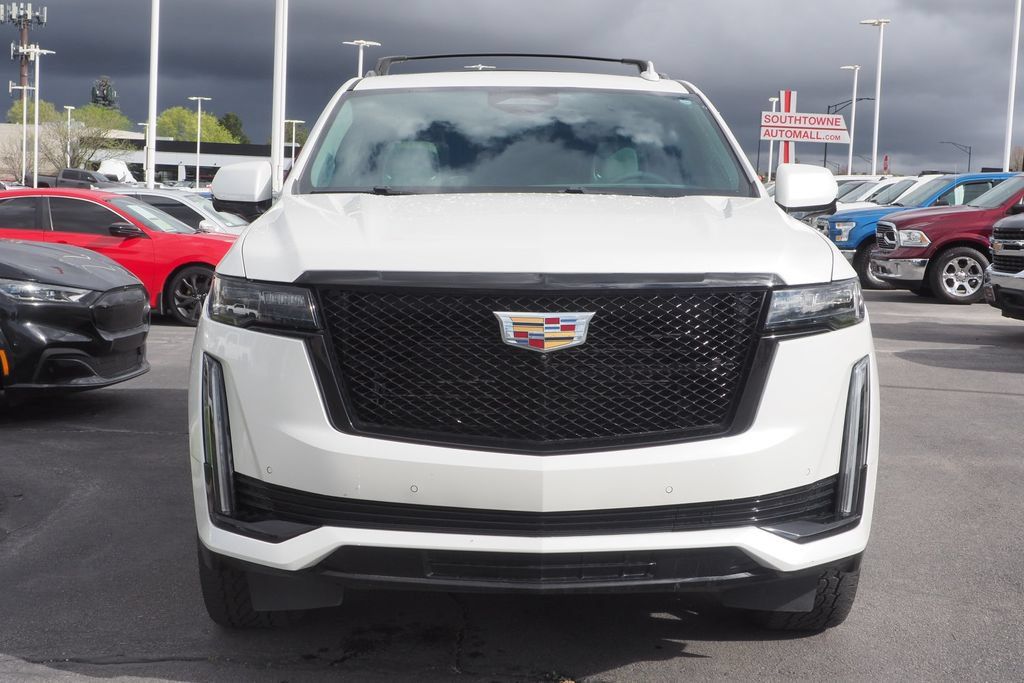 Used 2023 Cadillac Escalade Sport Platinum AWD/4WD image 2