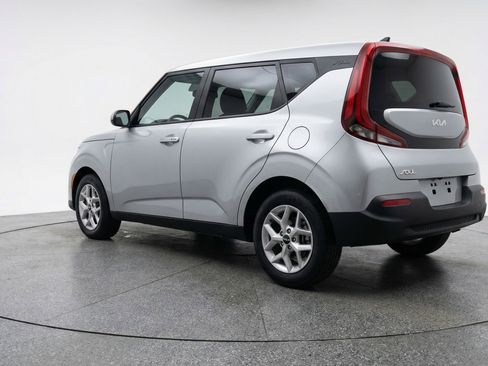 Used 2025 Kia Soul LX w/ LX Technology Package image 6