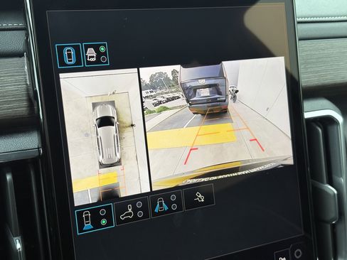 Used 2024 GMC Acadia Denali w/ Super Cruise Package image 25