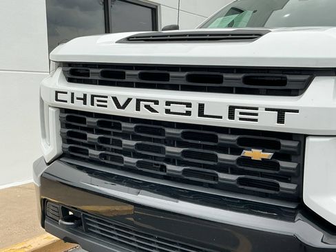 Used 2022 Chevrolet Silverado 2500 Custom w/ Custom Value Package AWD/4WD image 33
