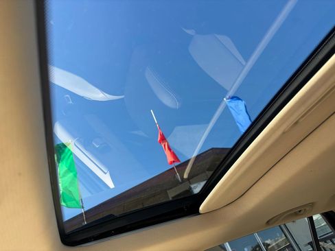 Used 2011 Hyundai Santa Fe Limited w/ Navigation Pkg 4 FWD image 11