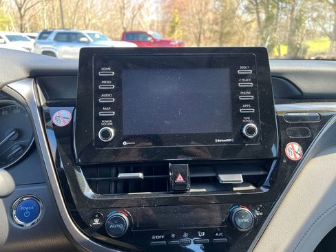 Used 2024 Toyota Camry SE image 21