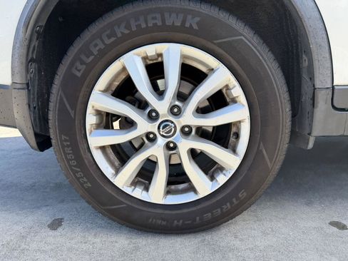 Used 2018 Nissan Rogue SV AWD/4WD image 28