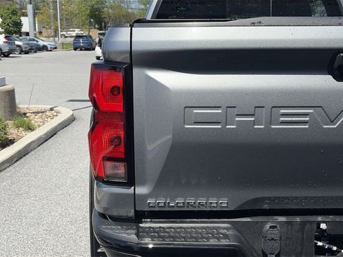 Used 2024 Chevrolet Colorado ZR2 w/ ZR2 Convenience Package III AWD/4WD image 10