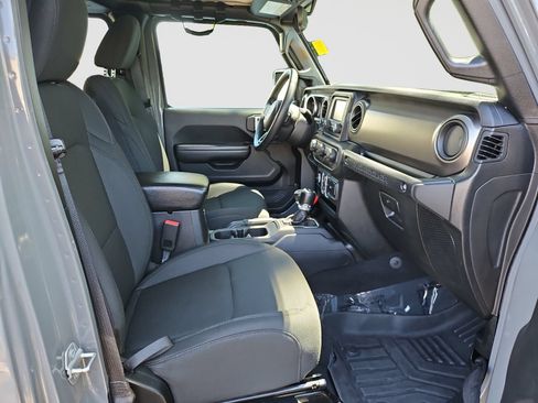 Used 2018 Jeep Wrangler Unlimited Sport S AWD/4WD image 15