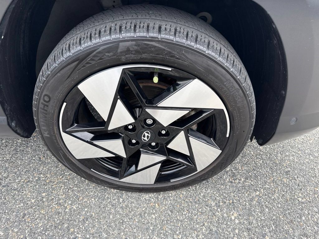 Used 2024 Hyundai Kona Limited AWD/4WD image 10