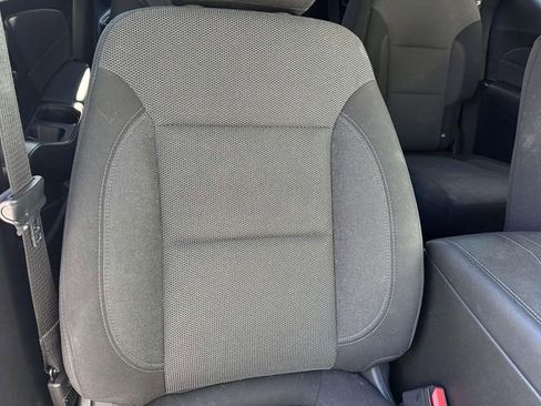 Used 2023 Chevrolet Traverse LT image 29