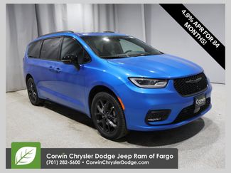 New 2026 Chrysler Pacifica Limited video 1