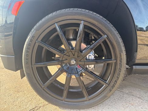 Used 2024 Chevrolet Tahoe High Country image 6