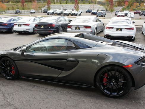 Used 2019 McLaren 570S Spider image 61