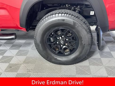 Certified 2020 Toyota Tacoma SR w/ SX Package AWD/4WD image 4