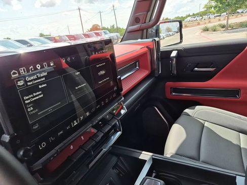 Used 2026 GMC Hummer EV 3X AWD/4WD image 25