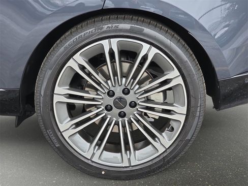 New 2026 Land Rover Range Rover SE image 35