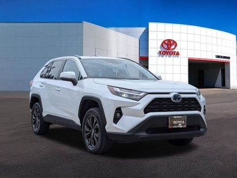 Used 2023 Toyota RAV4 XLE Premium AWD/4WD image 7