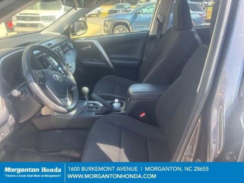 Used 2018 Toyota RAV4 XLE AWD/4WD image 14