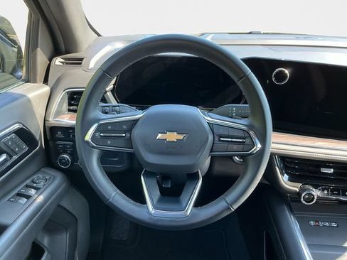 Used 2025 Chevrolet Tahoe LT AWD/4WD image 13