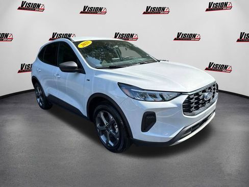 Used 2025 Ford Escape ST-Line image 3