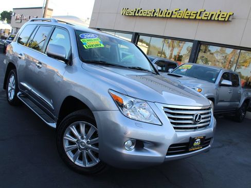 Used 2008 Lexus LX 570 4WD w/ Technology Pkg image 43