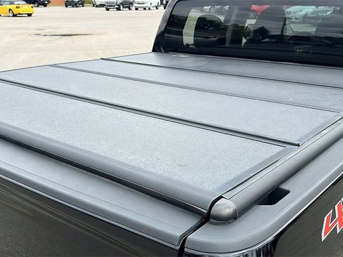 Used 2015 Chevrolet Colorado LT image 32