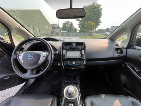 Used 2016 Nissan Leaf SL w/ Premium Package FWD image 13