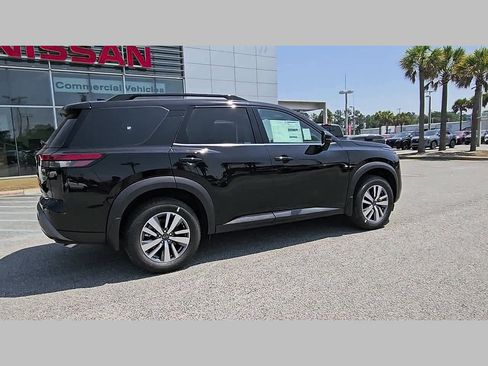 New 2026 Nissan Pathfinder SL FWD image 34