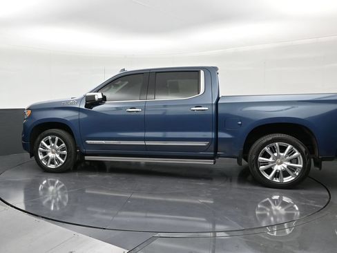 Used 2024 Chevrolet Silverado 1500 High Country AWD/4WD image 2