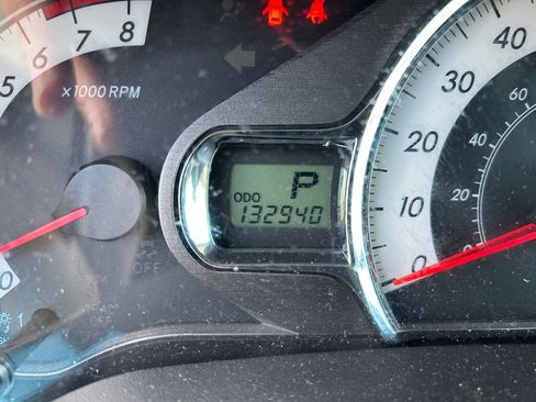 Used 2013 Toyota Sienna SE FWD image 18
