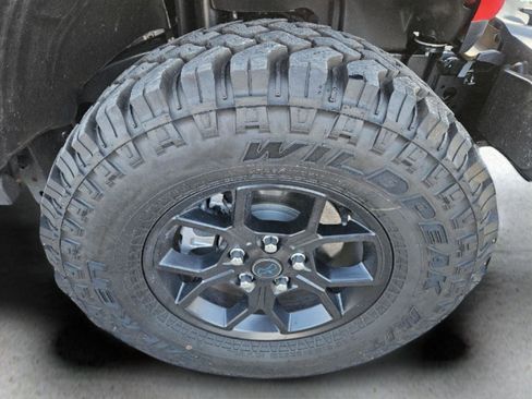 Used 2025 Jeep Wrangler Willys image 40