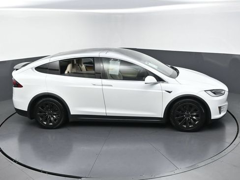 Used 2018 Tesla Model X 75D AWD/4WD image 45