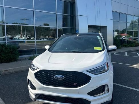 Used 2023 Ford Edge ST w/ Equipment Group 401A AWD/4WD image 2