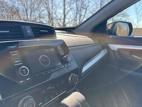 Used 2020 Honda CR-V LX image 18