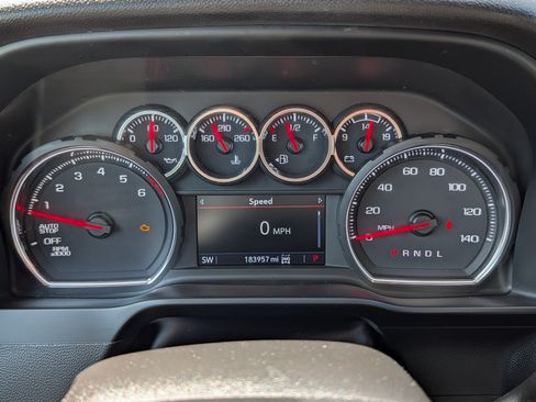 Used 2022 Chevrolet Silverado 1500 LT AWD/4WD image 17