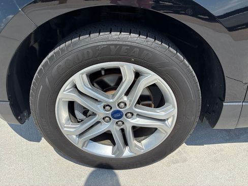 Used 2018 Ford Edge Titanium AWD/4WD image 10
