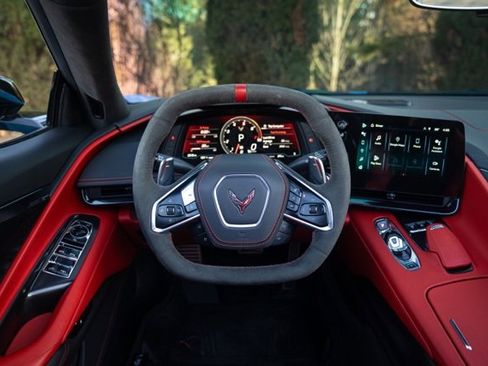 Used 2024 Chevrolet Corvette Stingray Premium Conv w/ 3LT image 21