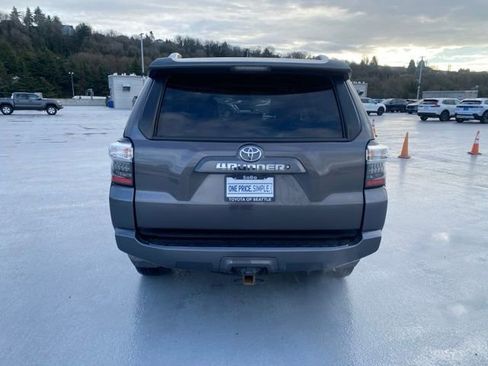 Used 2014 Toyota 4Runner SR5 Premium image 7