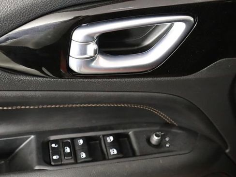 Used 2023 Jeep Compass Limited image 20