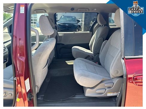 Used 2018 Toyota Sienna LE AWD/4WD image 25