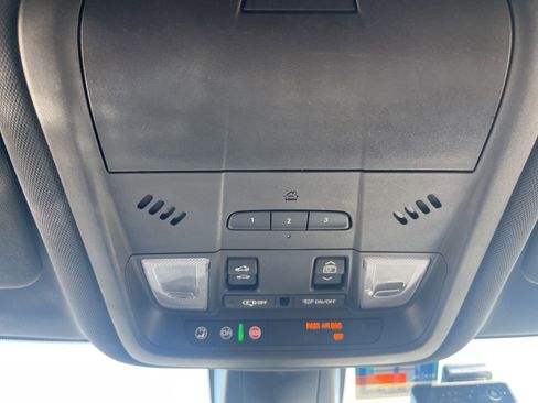 Used 2019 Chevrolet Blazer RS image 12