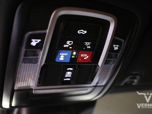 Used 2024 RAM 2500 Limited w/ Safety Group image 28