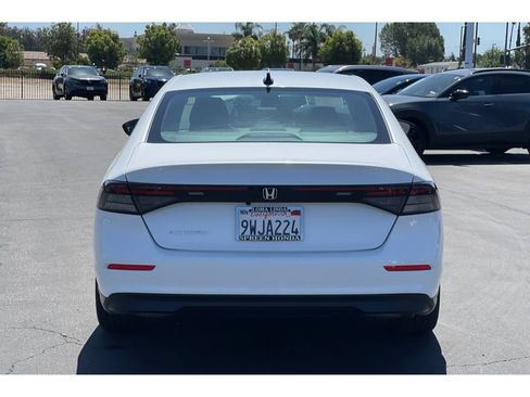 Certified 2025 Honda Accord SE image 4