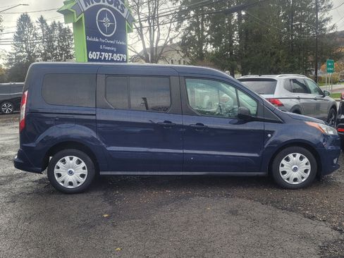 Used 2021 Ford Transit Connect XLT image 9